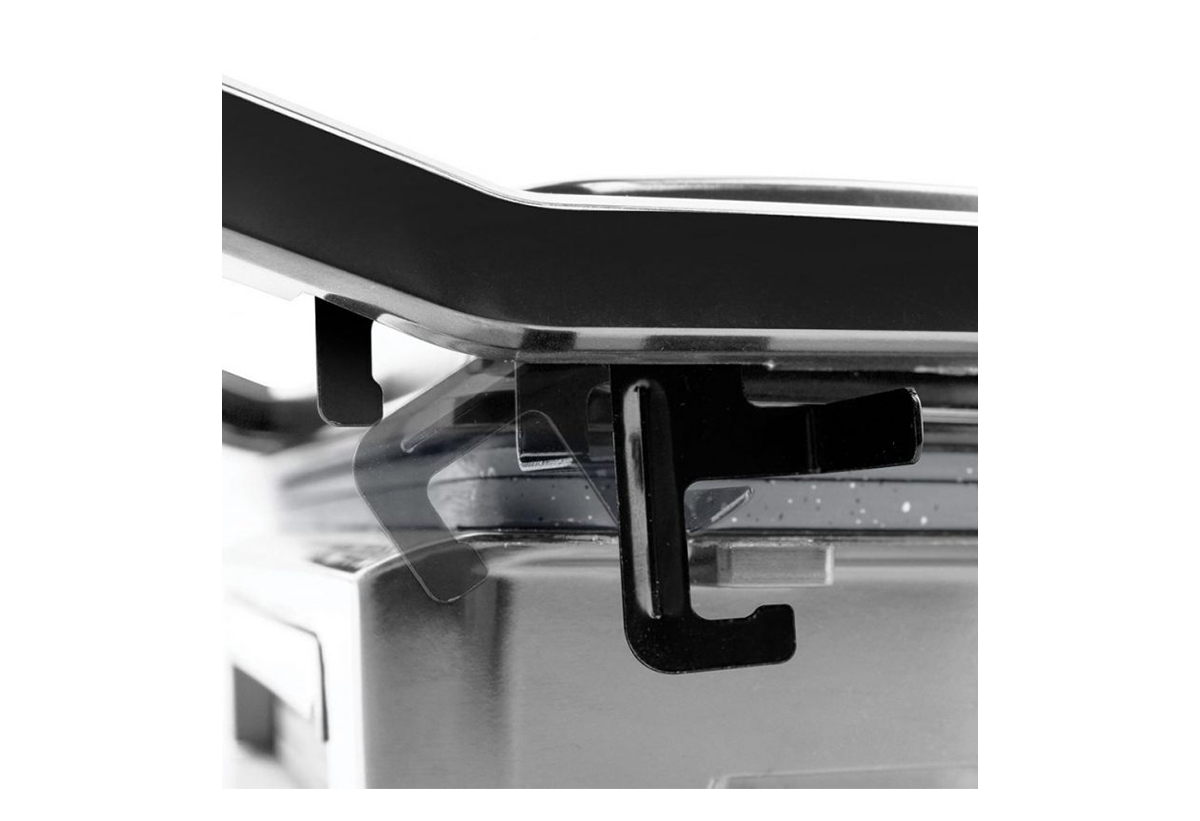 Απεικονίζεται ο τρόπος αποθήκευσης της τοστιέρας 